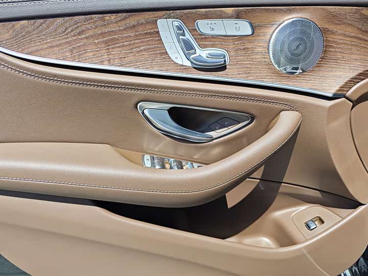 Mercedes-Benz E-Class, 2023 года фото 11
