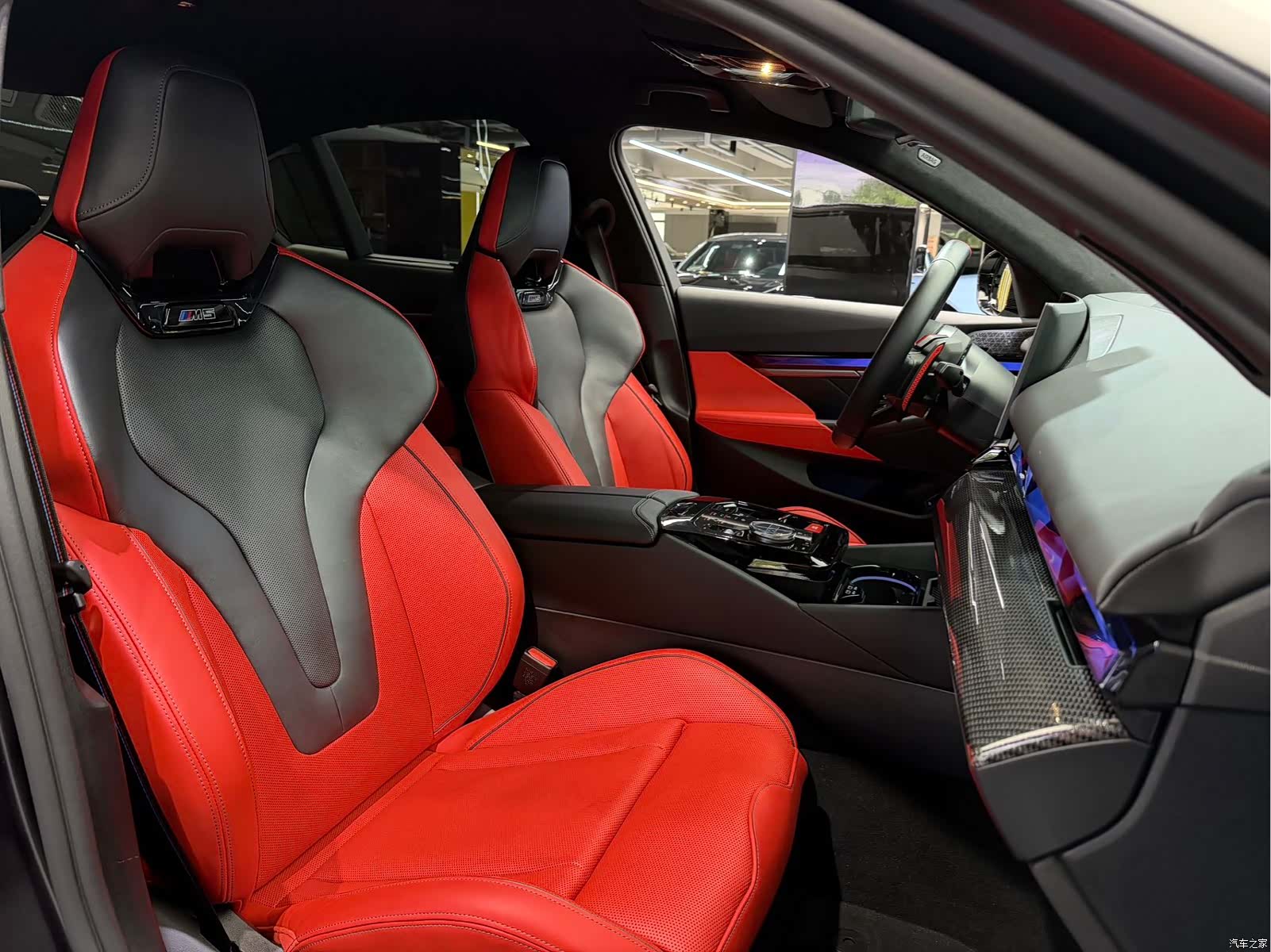 BMW M5, 2025 10