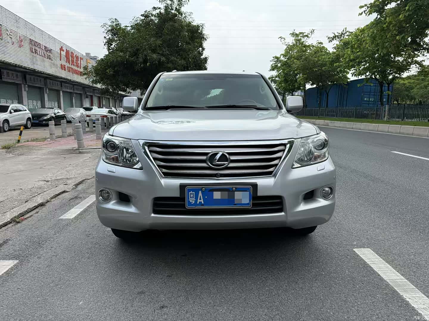 Lexus LX, 2008 2