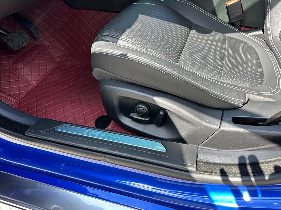 Jaguar XEL Jaguar XEL