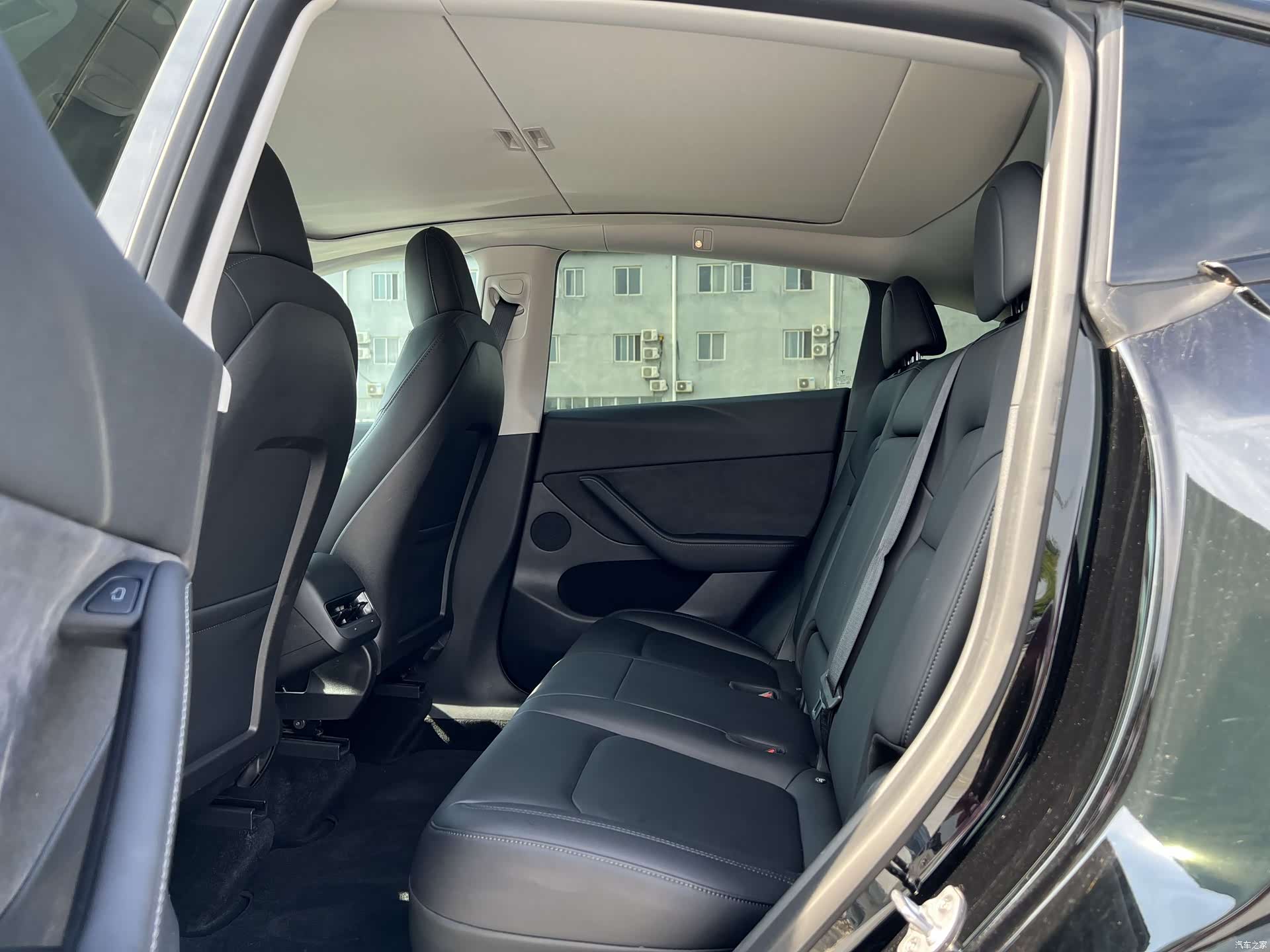 Tesla Model Y, 2022 11