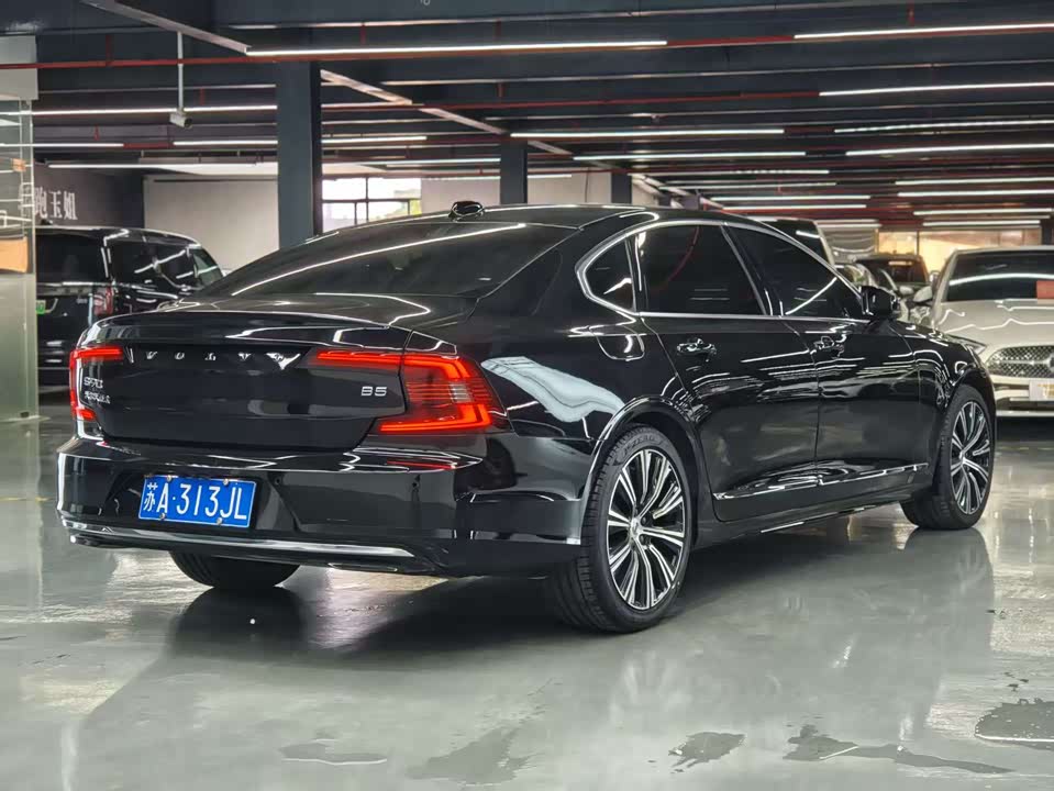 Volvo S90