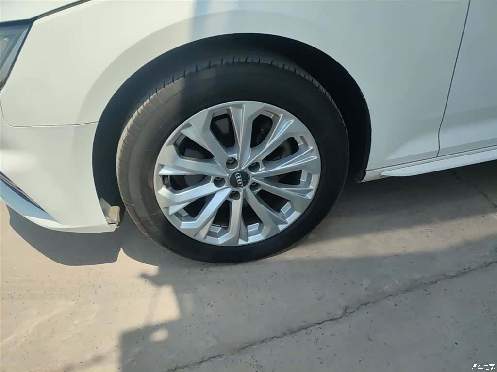 Audi A4L, 2019 23