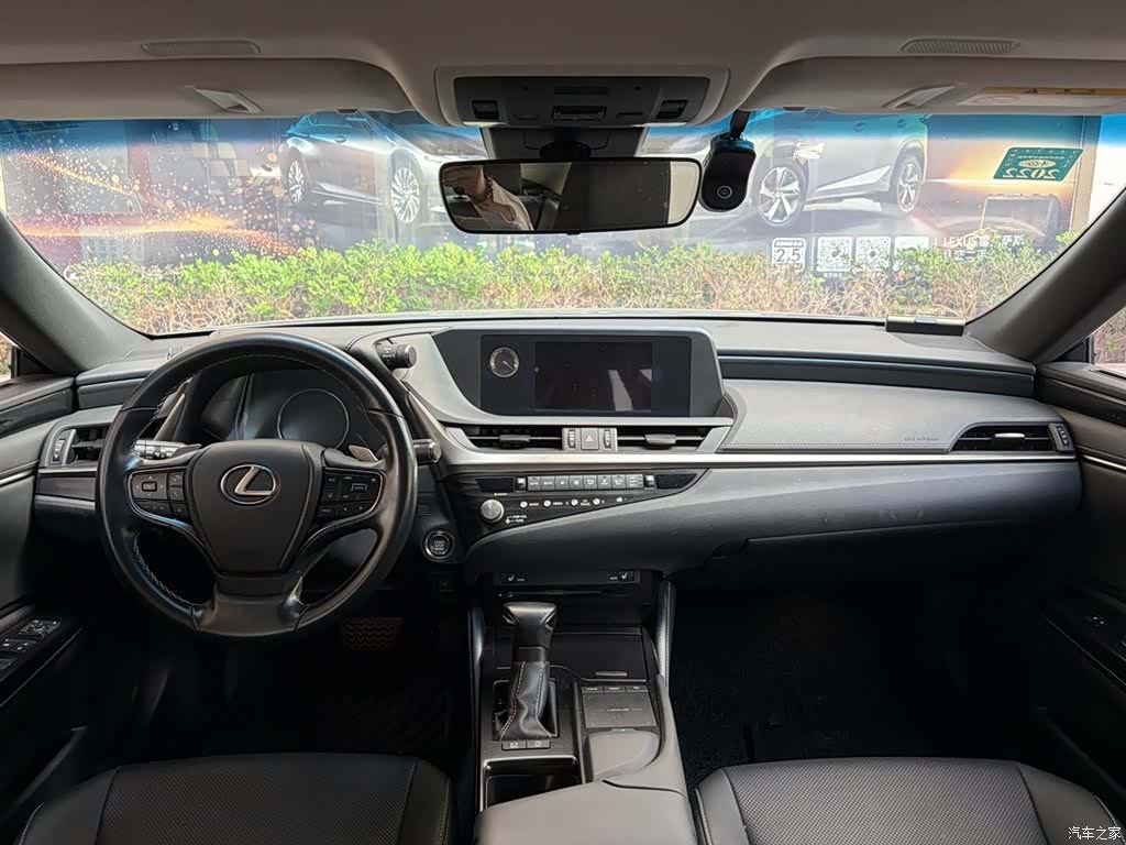 Lexus ES, 2020 13