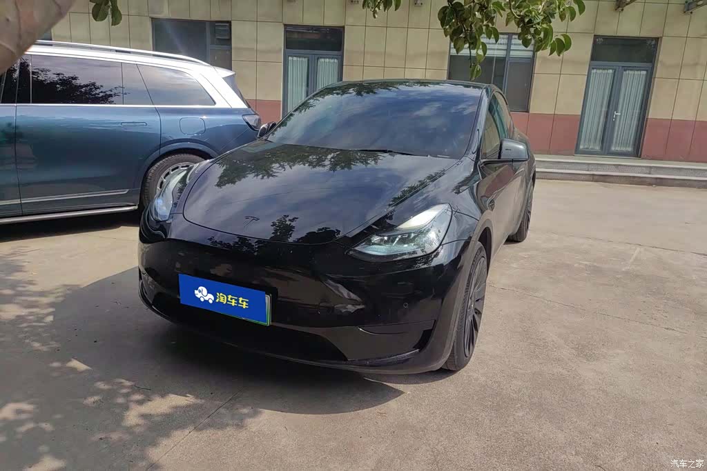 Tesla Model Y, 2023 2