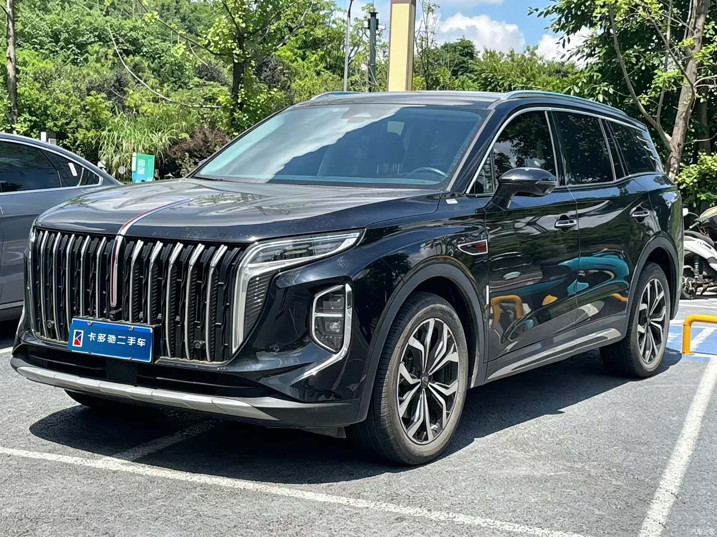Hongqi HS7