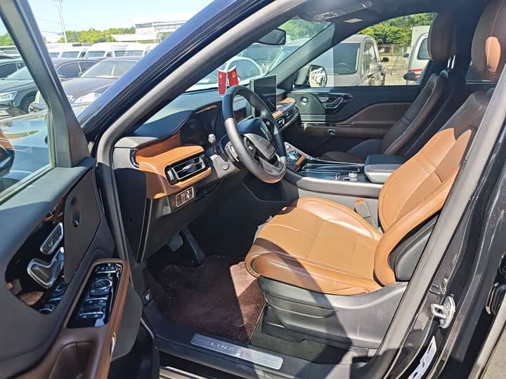 Lincoln Aviator, 2020 года фото 8