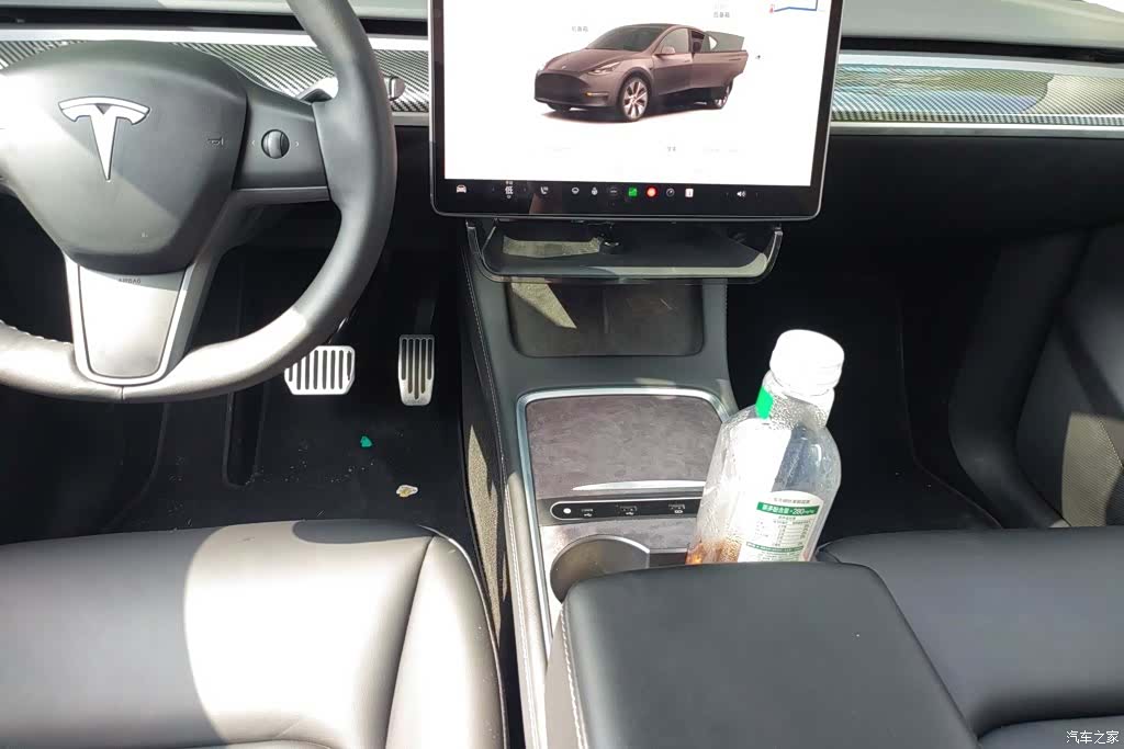 Tesla Model Y, 2023 16