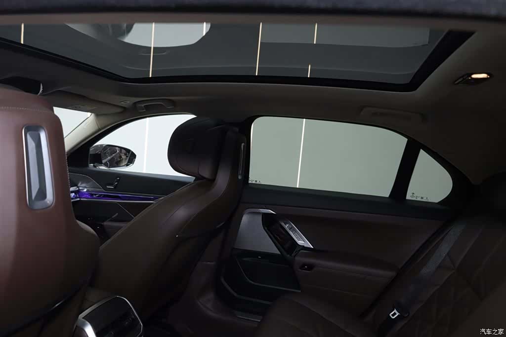 BMW 7 Series, 2024 21