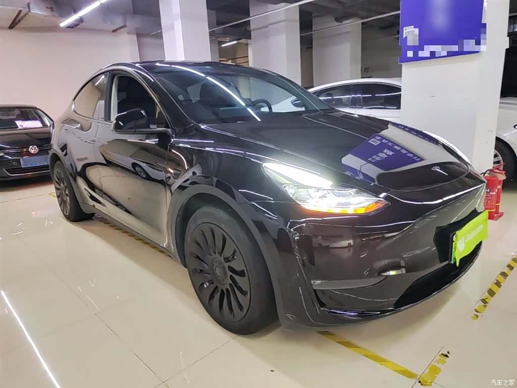 Tesla Model Y, 2022 4