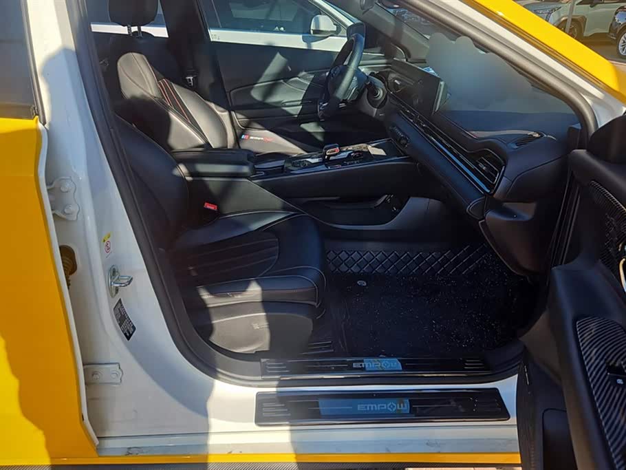 Trumpchi Shadow Leopard