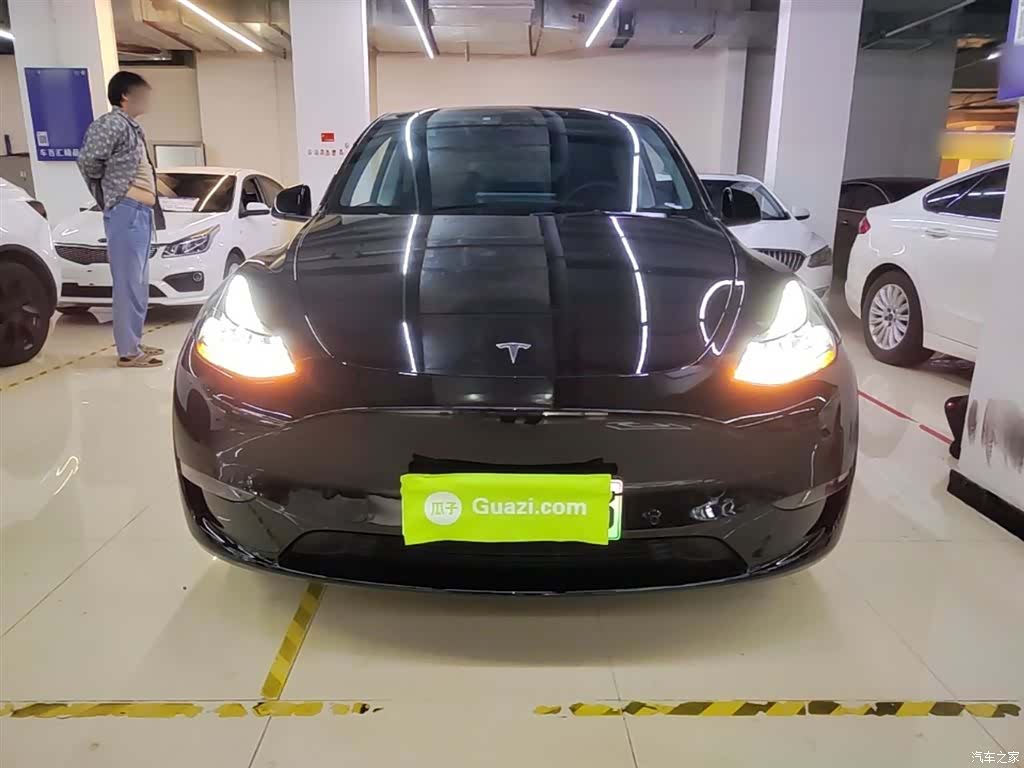 Tesla Model Y, 2022 3