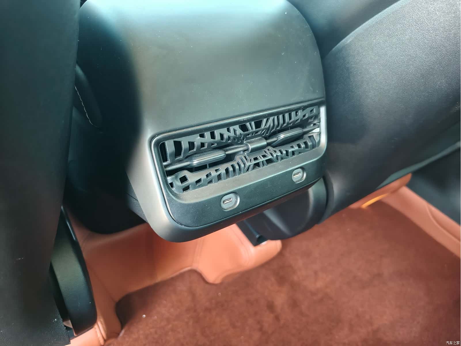 Tesla Model Y, 2023 10