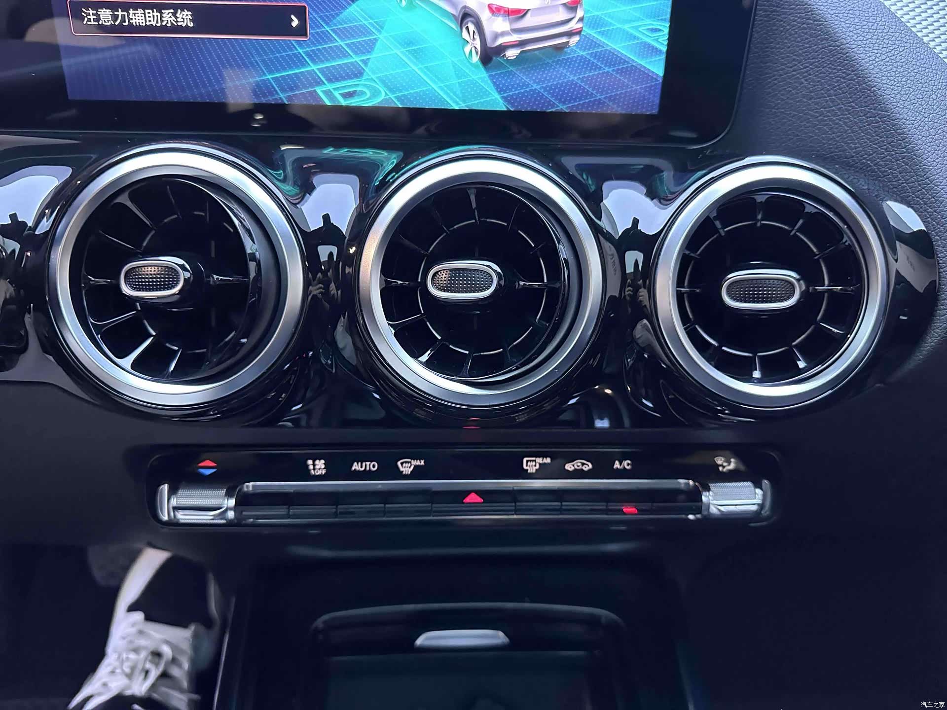 Mercedes-Benz GLA, 2021 14