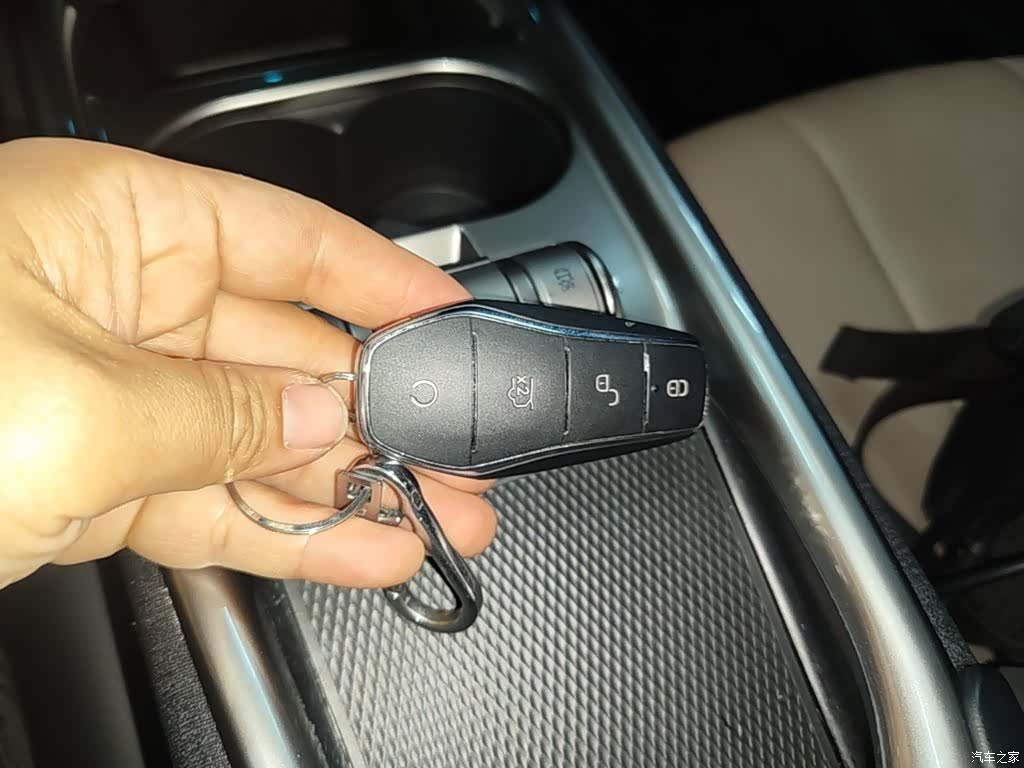 BYD Dolphin, 2024 17