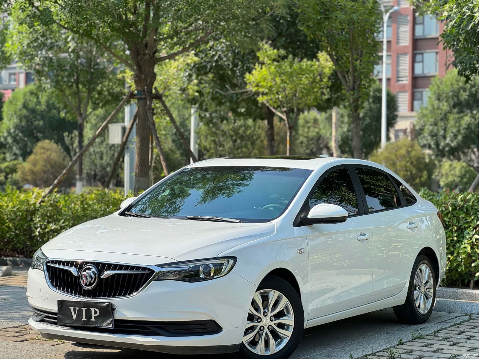 Buick V, 2018 1