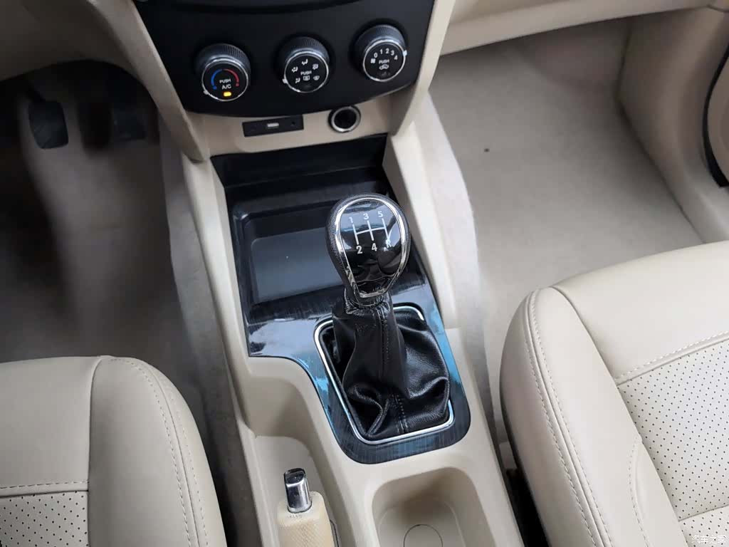 Wuling Hongguang, 2016 13