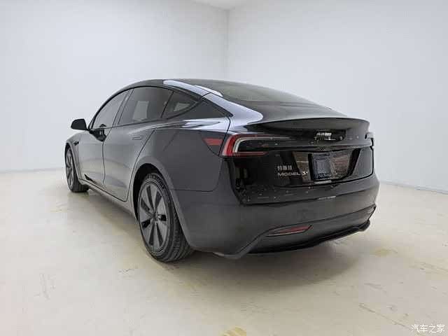 Tesla Model 3, 2024 10