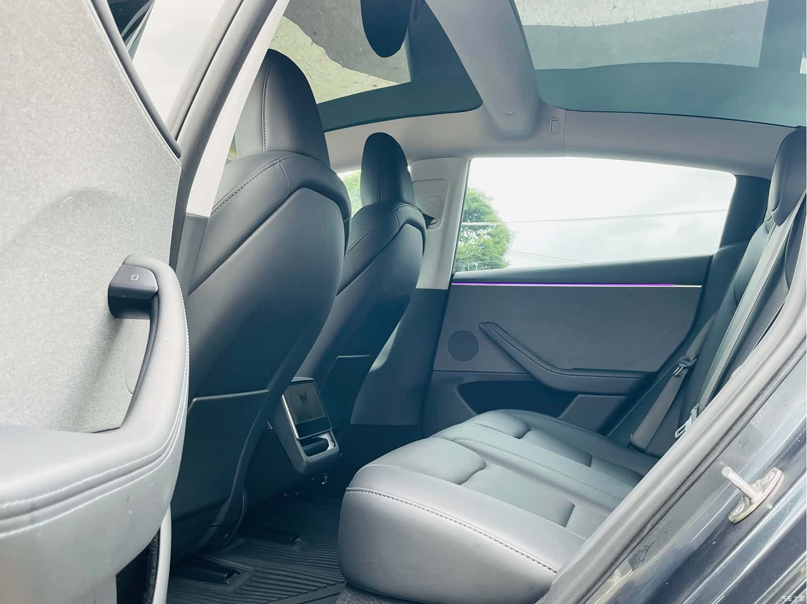Tesla Model 3, 2024 15