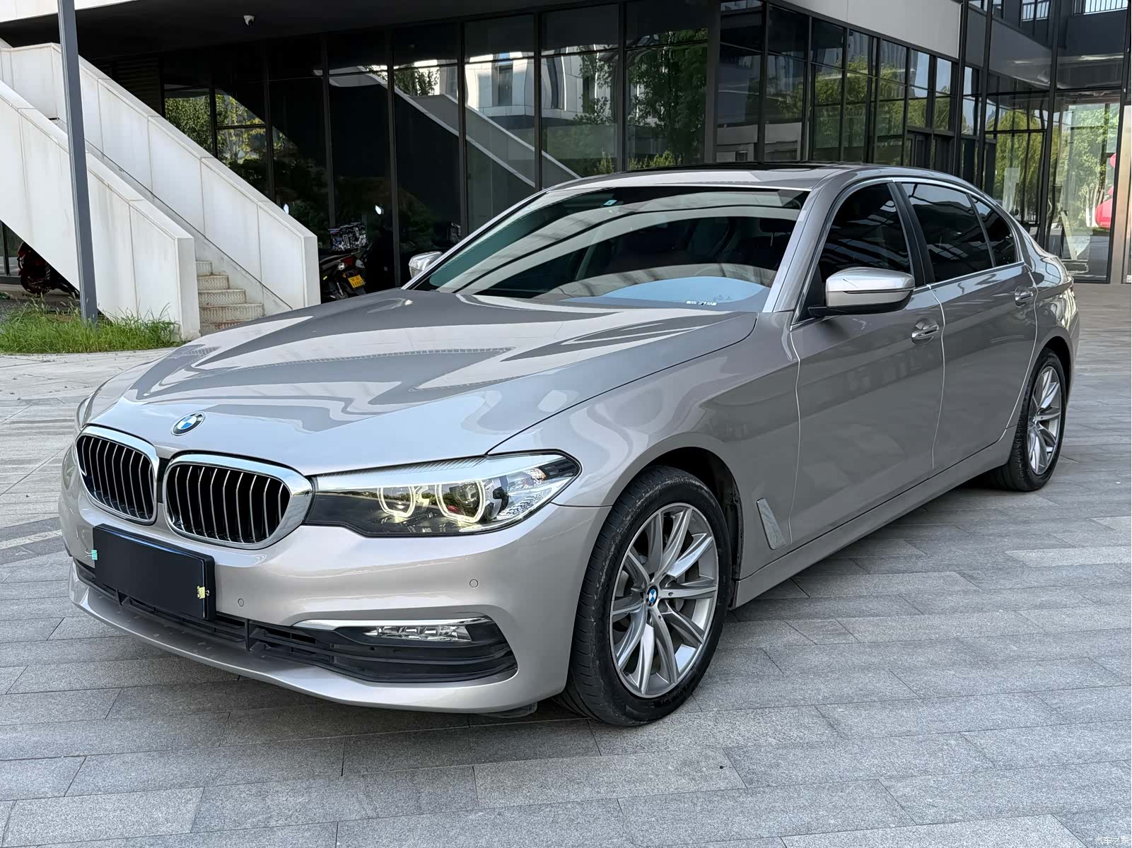 BMW 5 Series, 2017 1