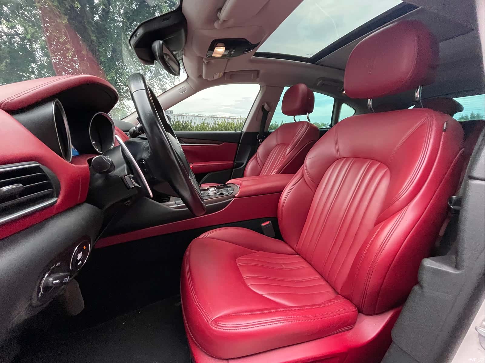 Maserati Levante, 2017 11