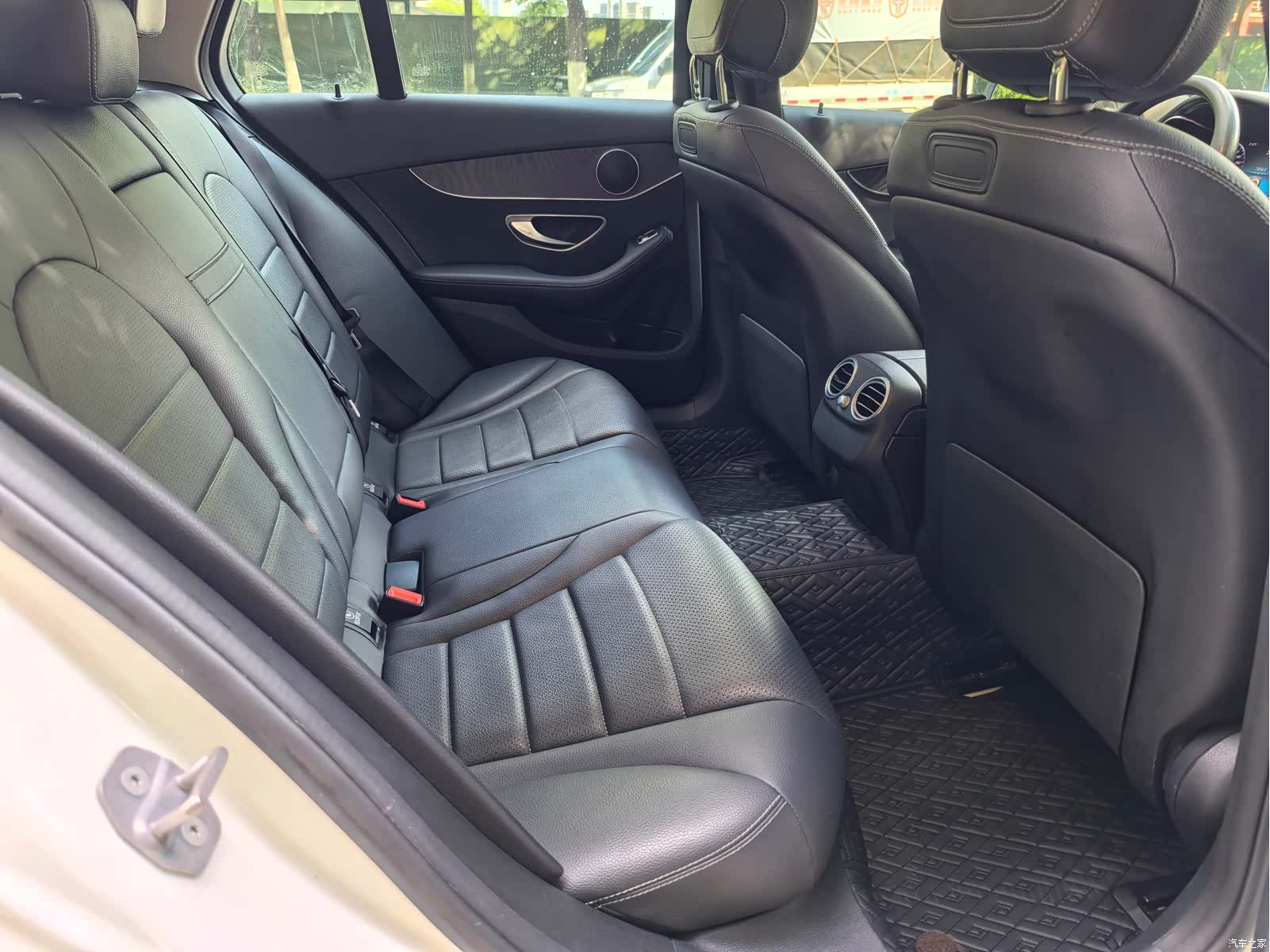 Mercedes-Benz C-Class, 2019 11