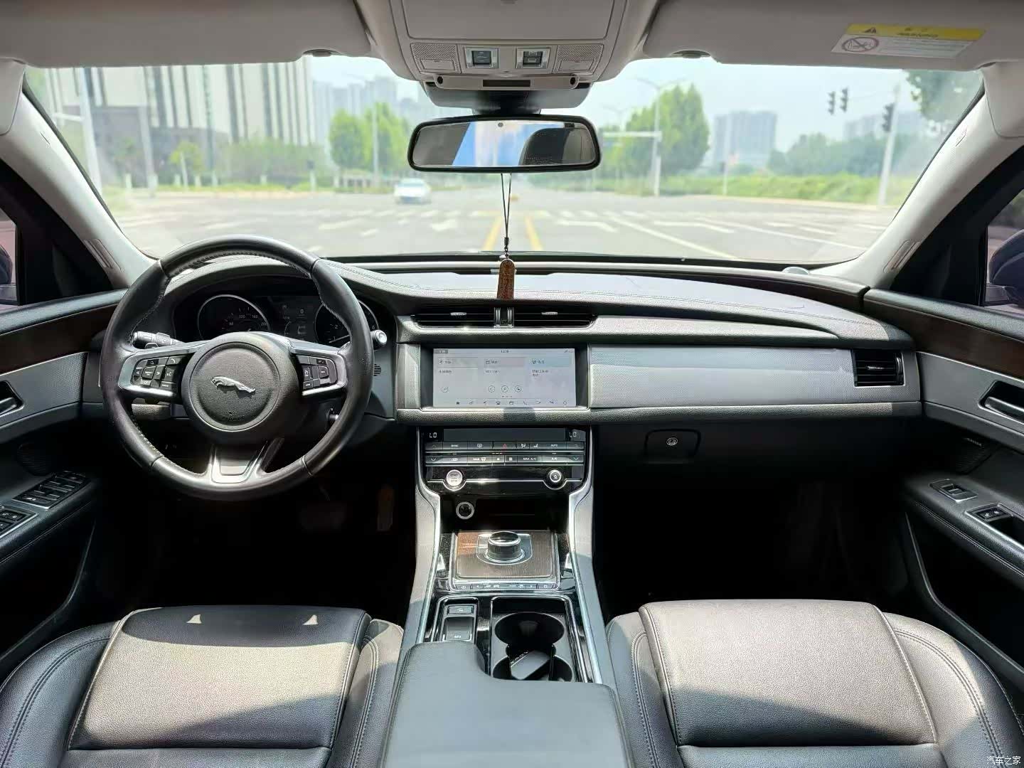 Land Rover XFL, 2019 все фото