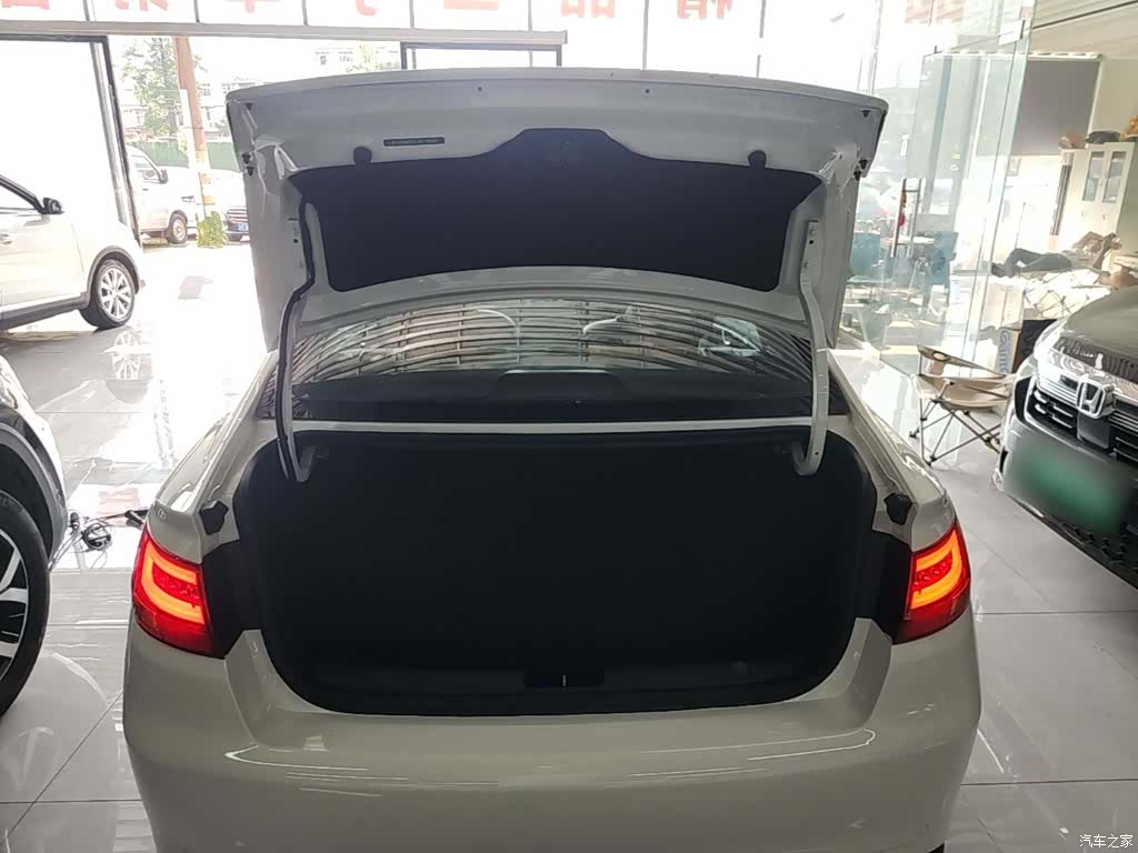Geely Emgrand, 2020 19