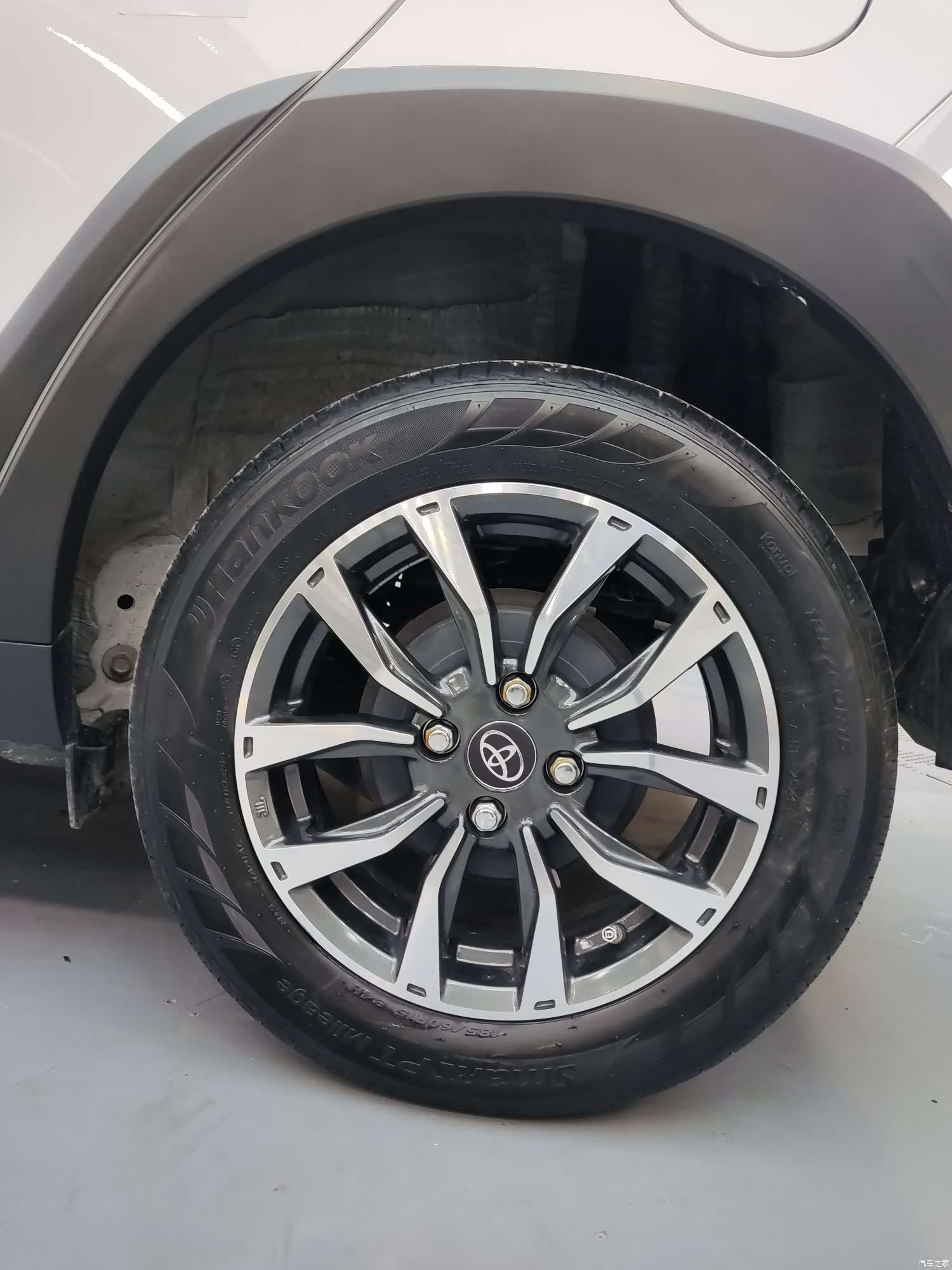 Toyota YARiS L, 2022 13