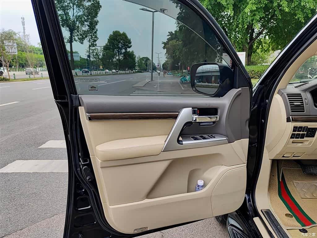 Toyota Land Cruiser, 2019 6