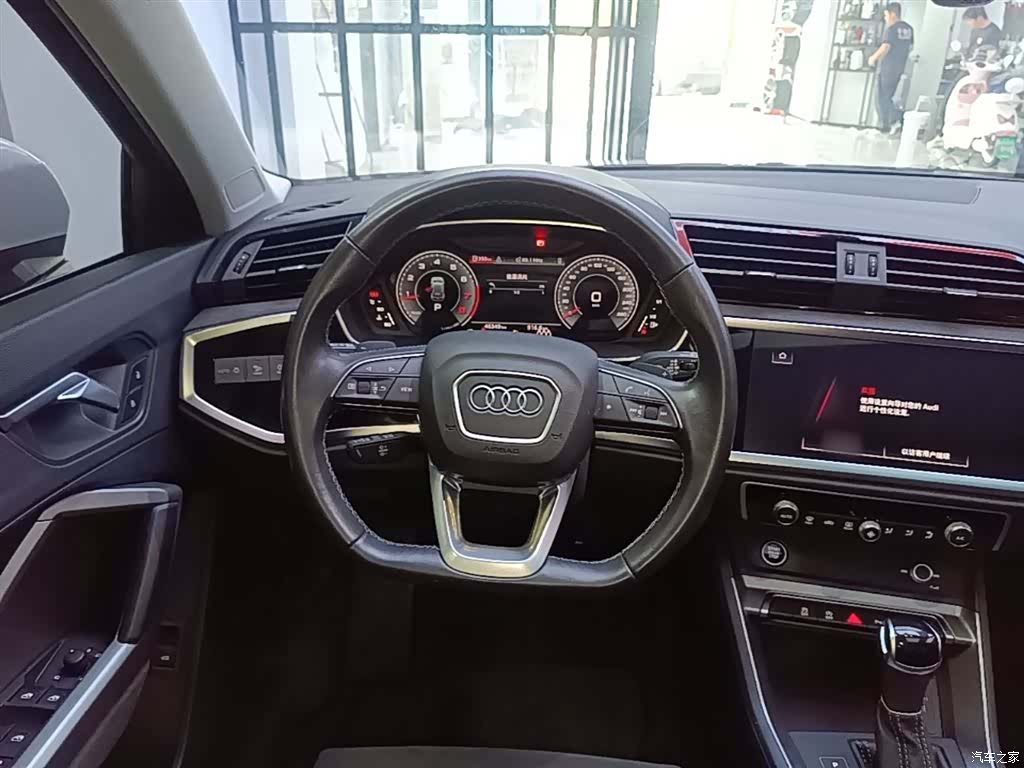 Audi Q3, 2023 11