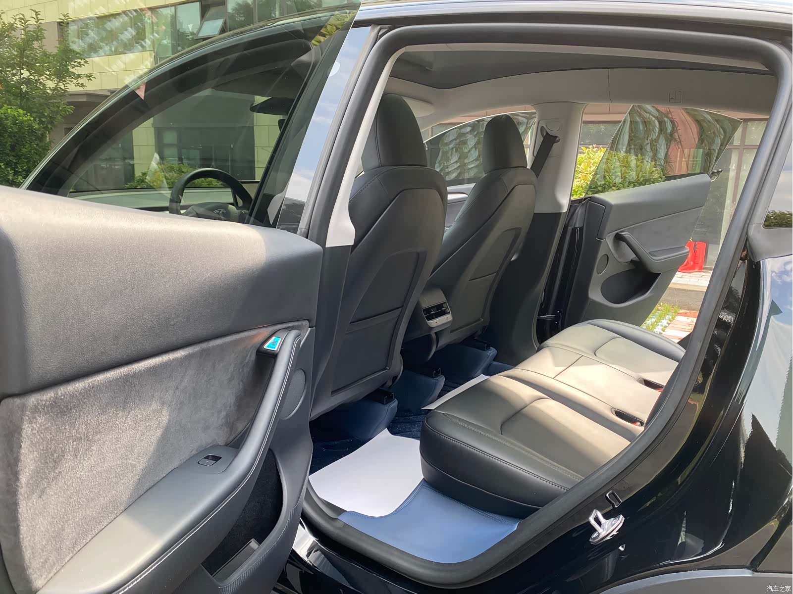Tesla Model Y, 2023 9