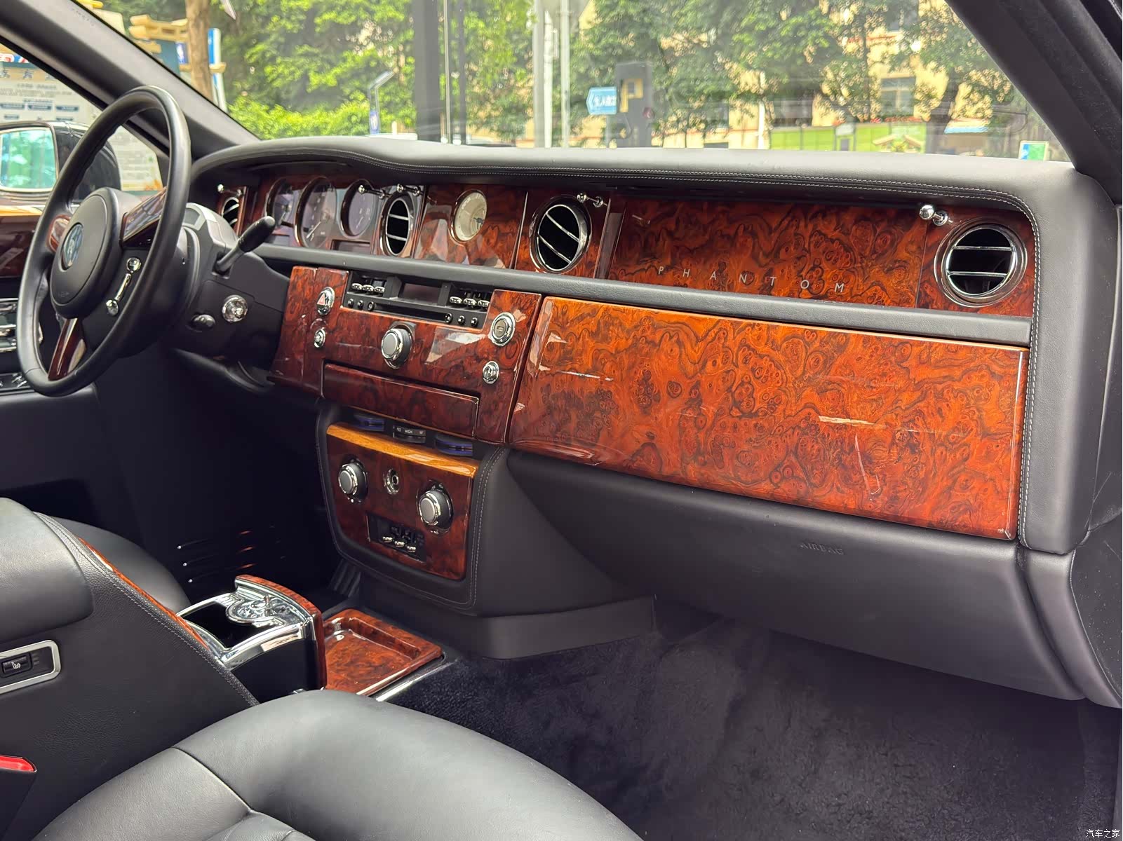 Rolls-Royce Phantom, 2010 3