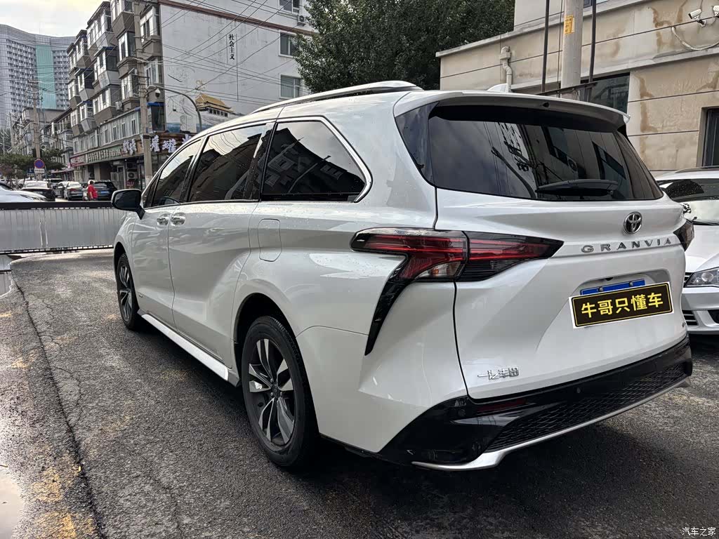 Toyota Granvia, 2024 6