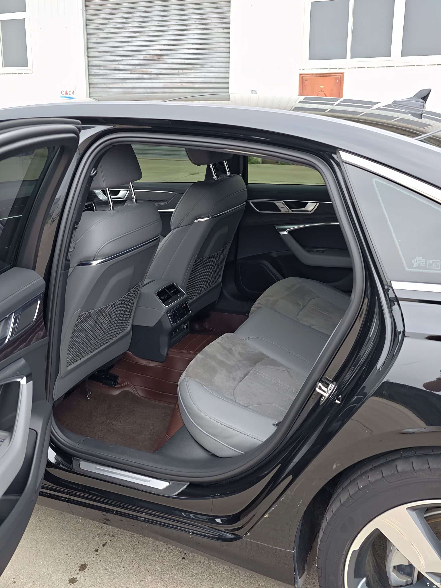 Audi A6L, 2023 все фото