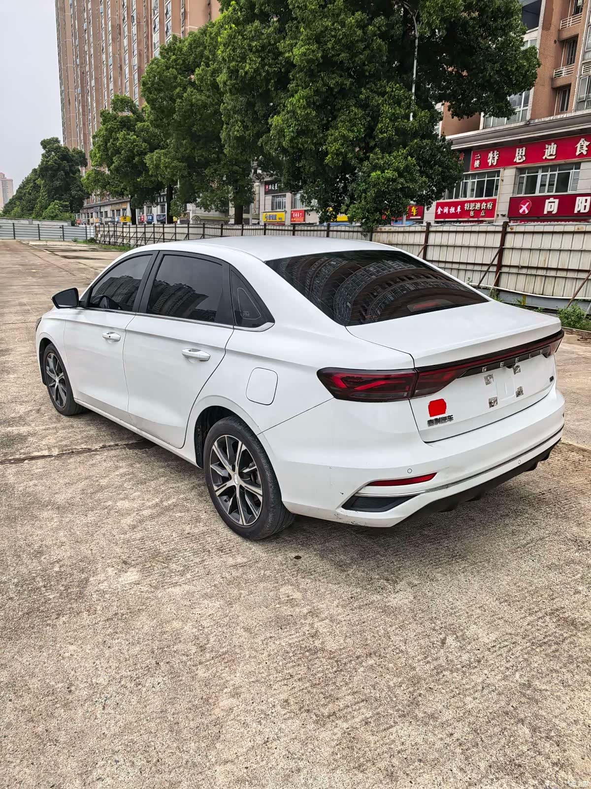 Geely Emgrand, 2023 8