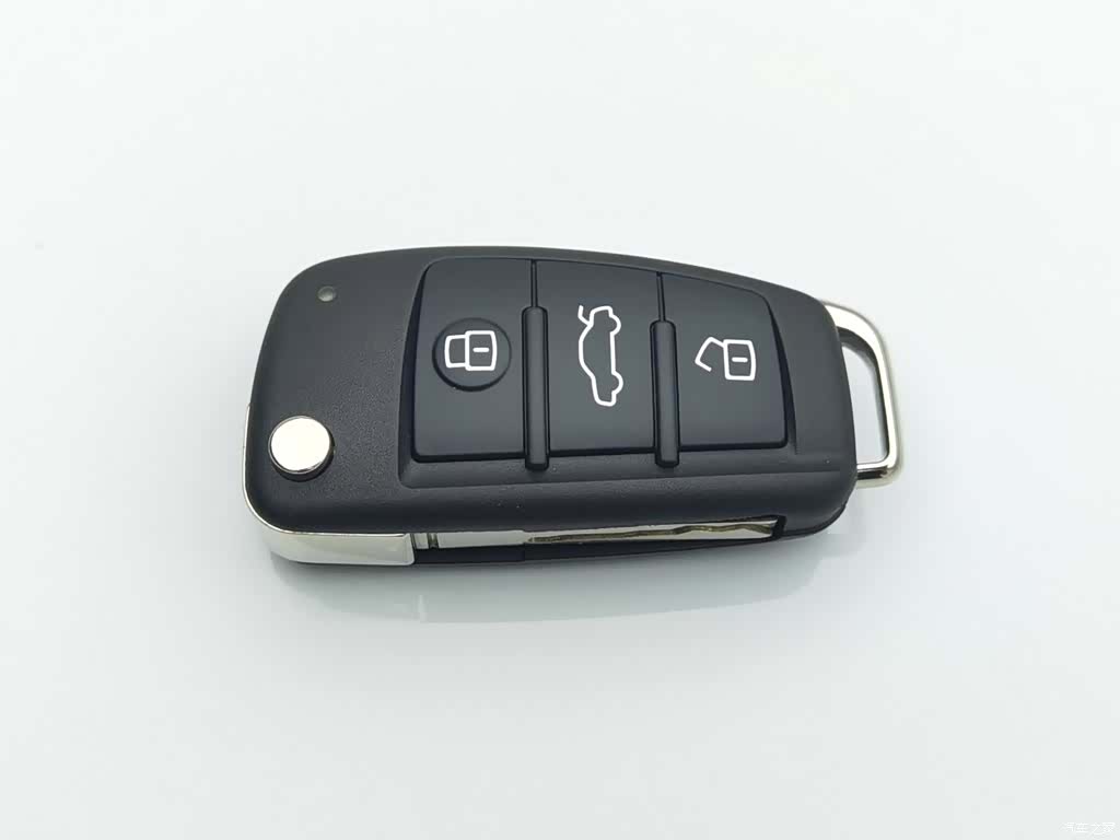 Audi Q2L, 2024 19