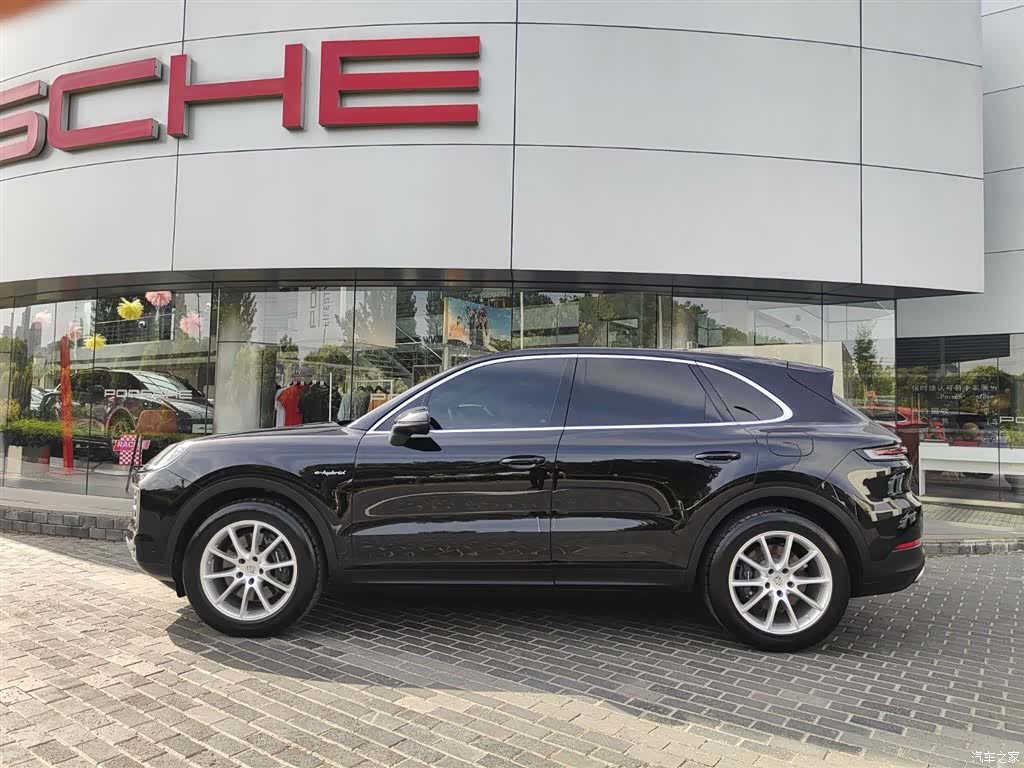Porsche Cayenne, 2024 3