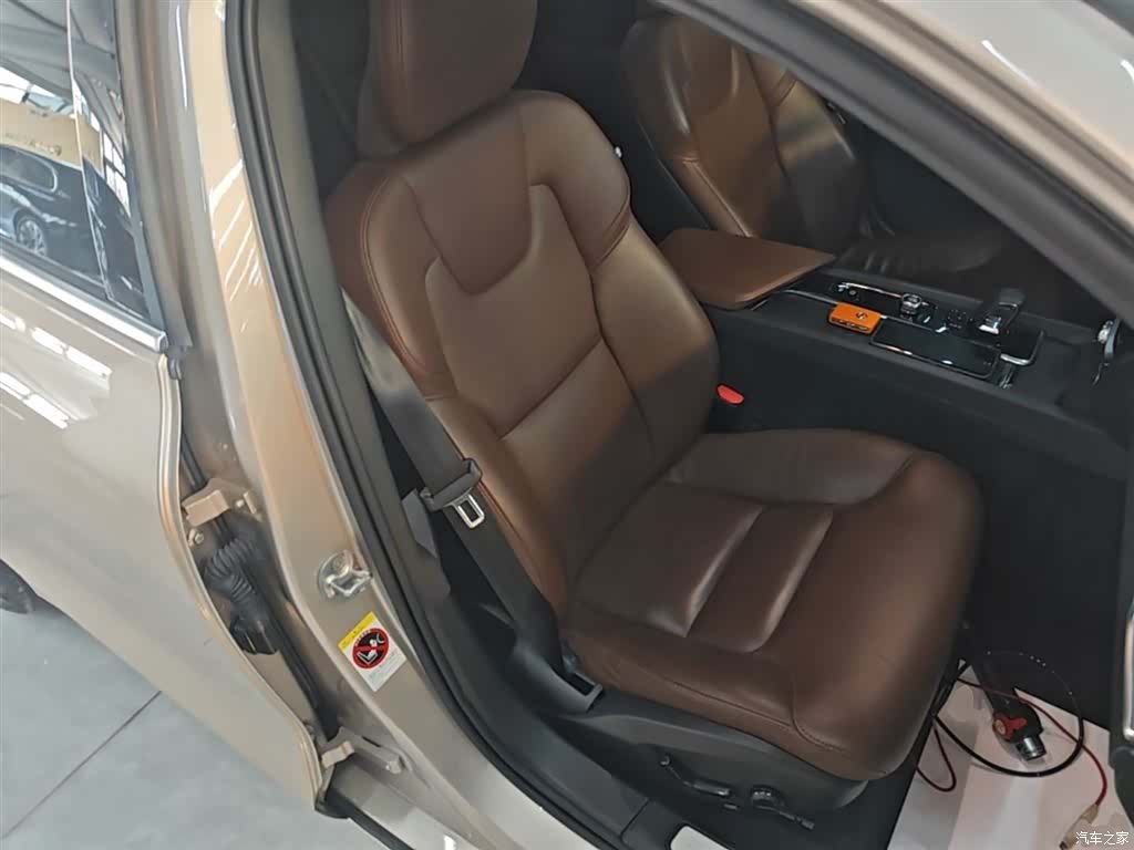 Volvo S60, 2024 25