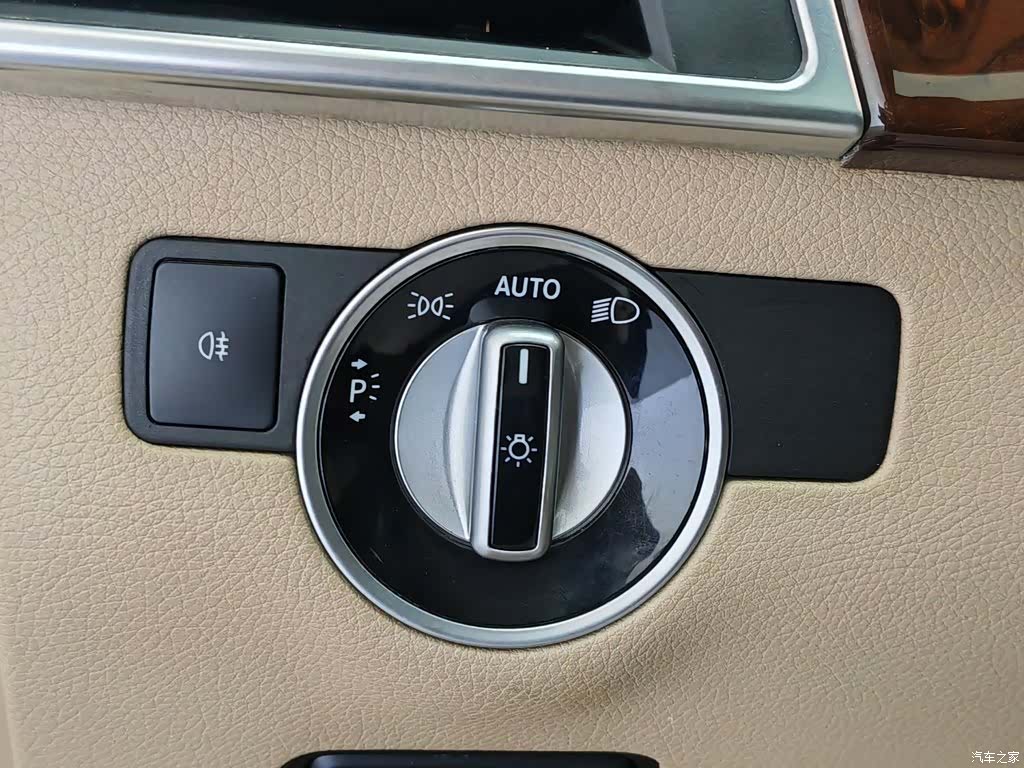 Mercedes-Benz M-Class, 2015 21
