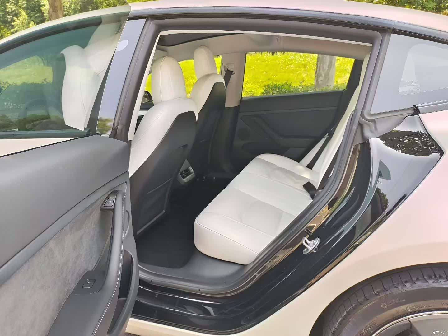 Tesla Model 3, 2023 4