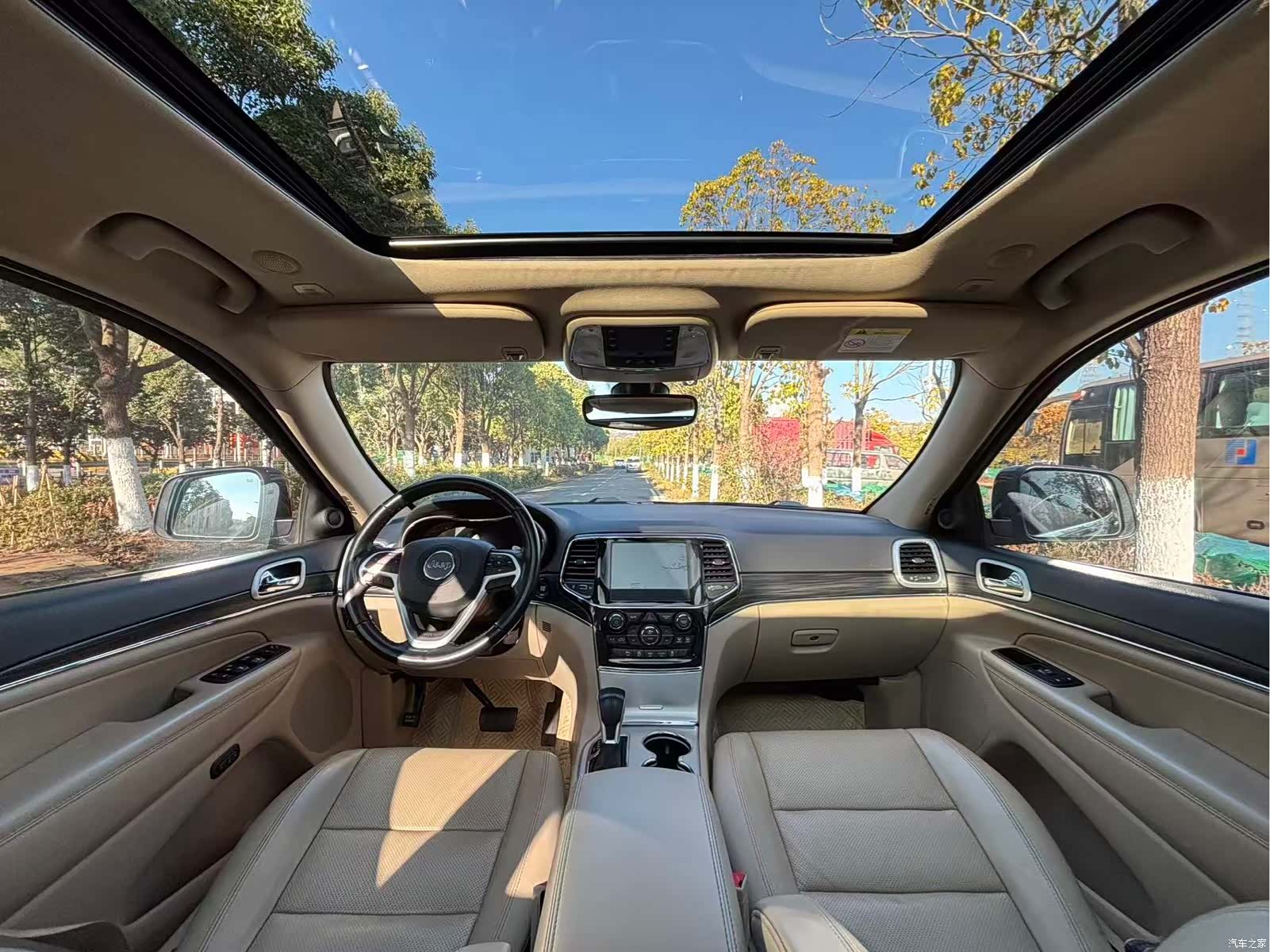 Jeep Grand Cherokee, 2022 9