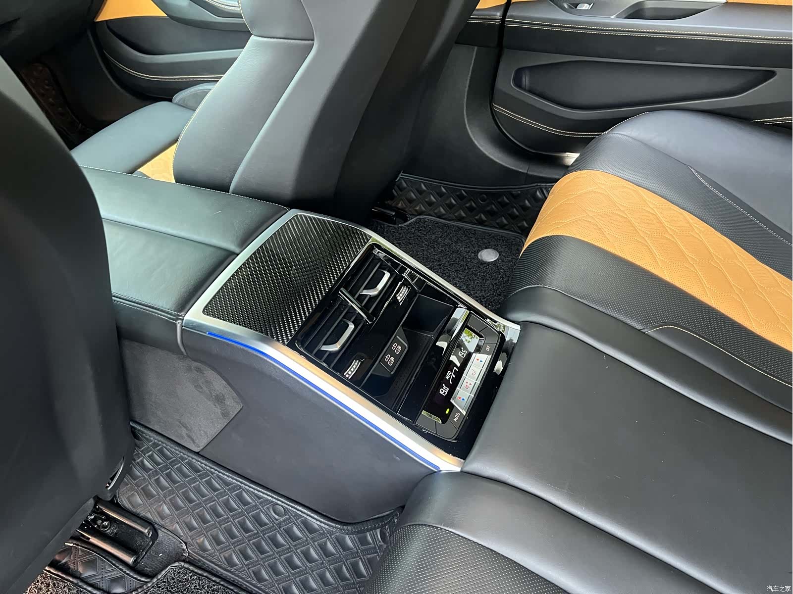 BMW M8, 2021 7