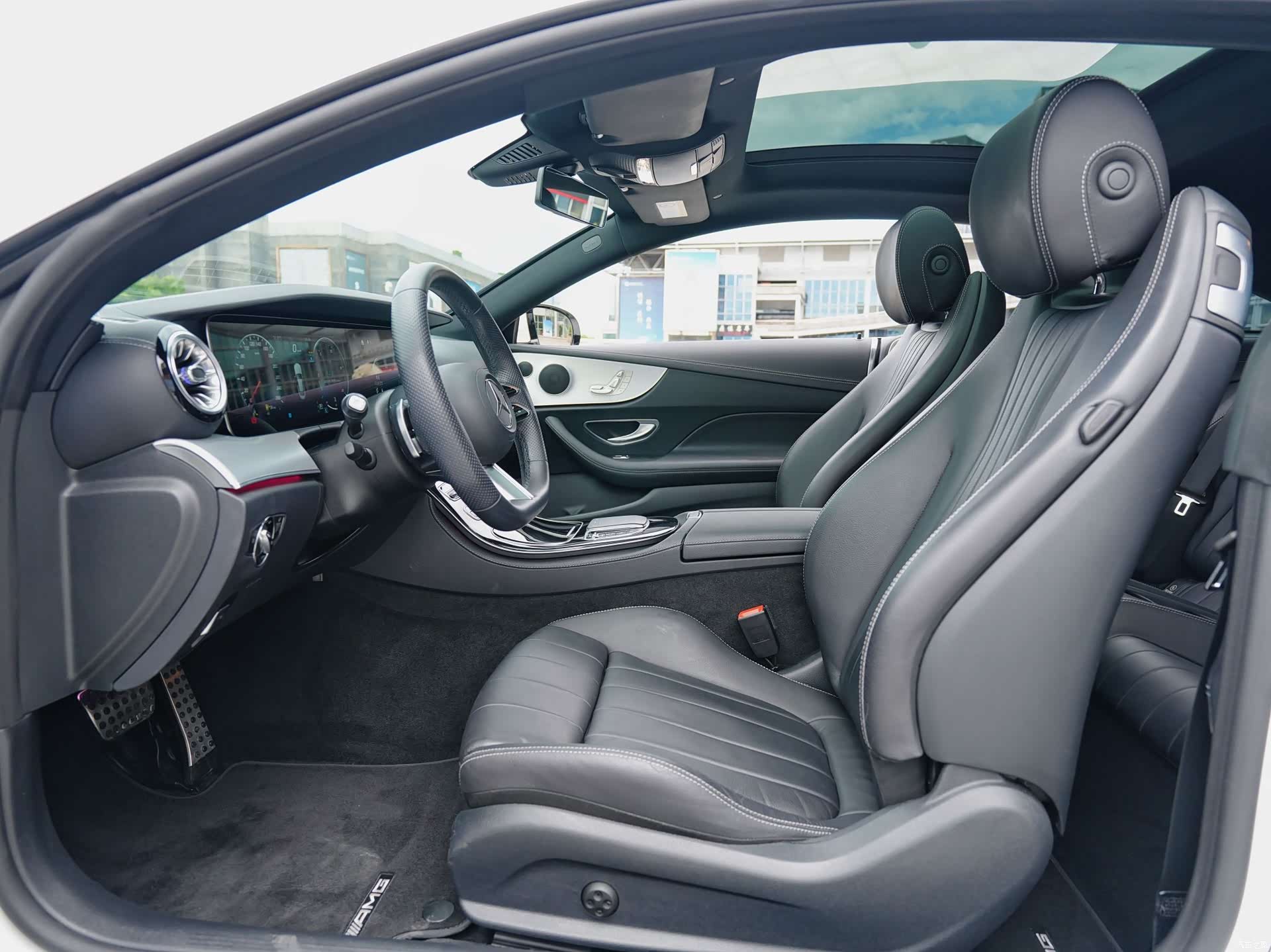 Mercedes-Benz E-Class, 2023 13