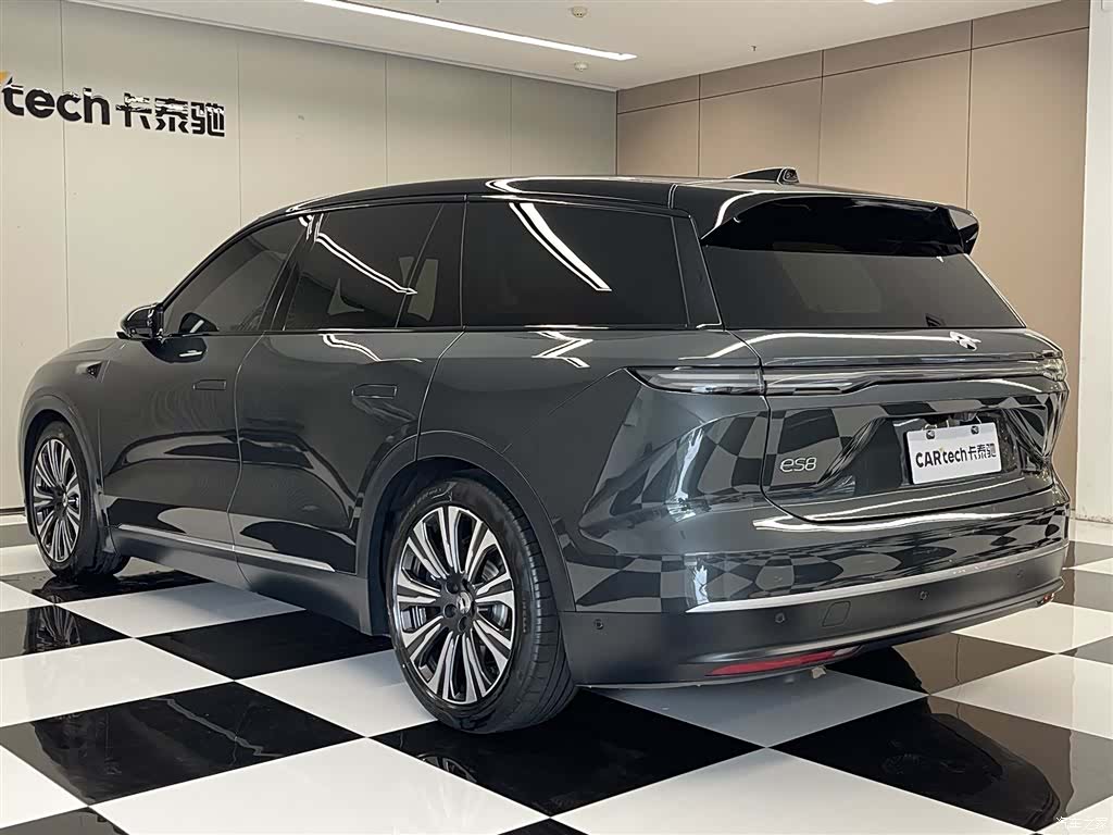 NIO ES8, 2023 7