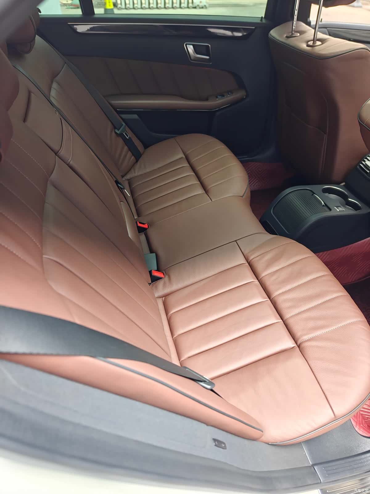 Mercedes-Benz E-Class, 2015 11