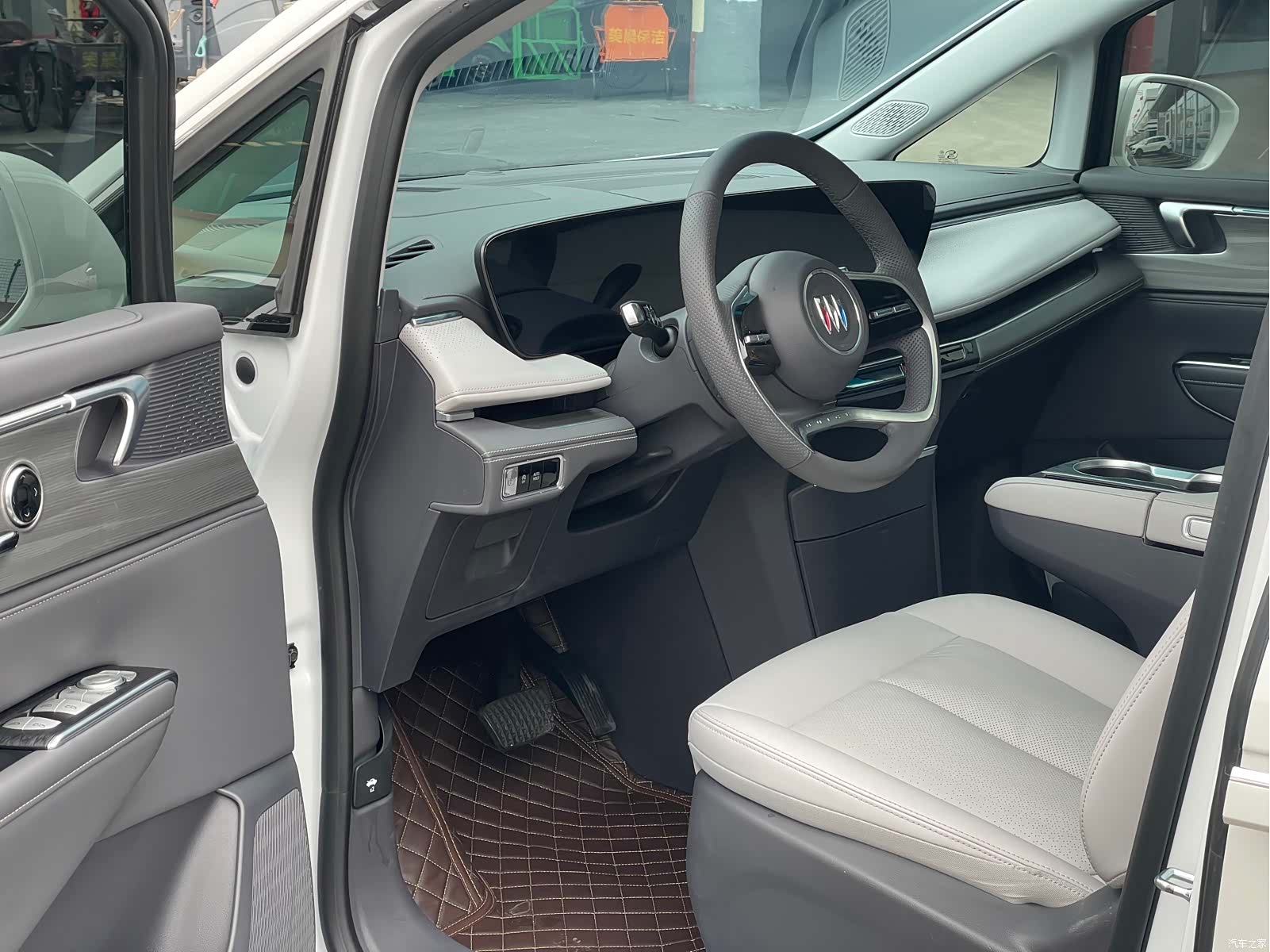 Buick GL8, 2025 7