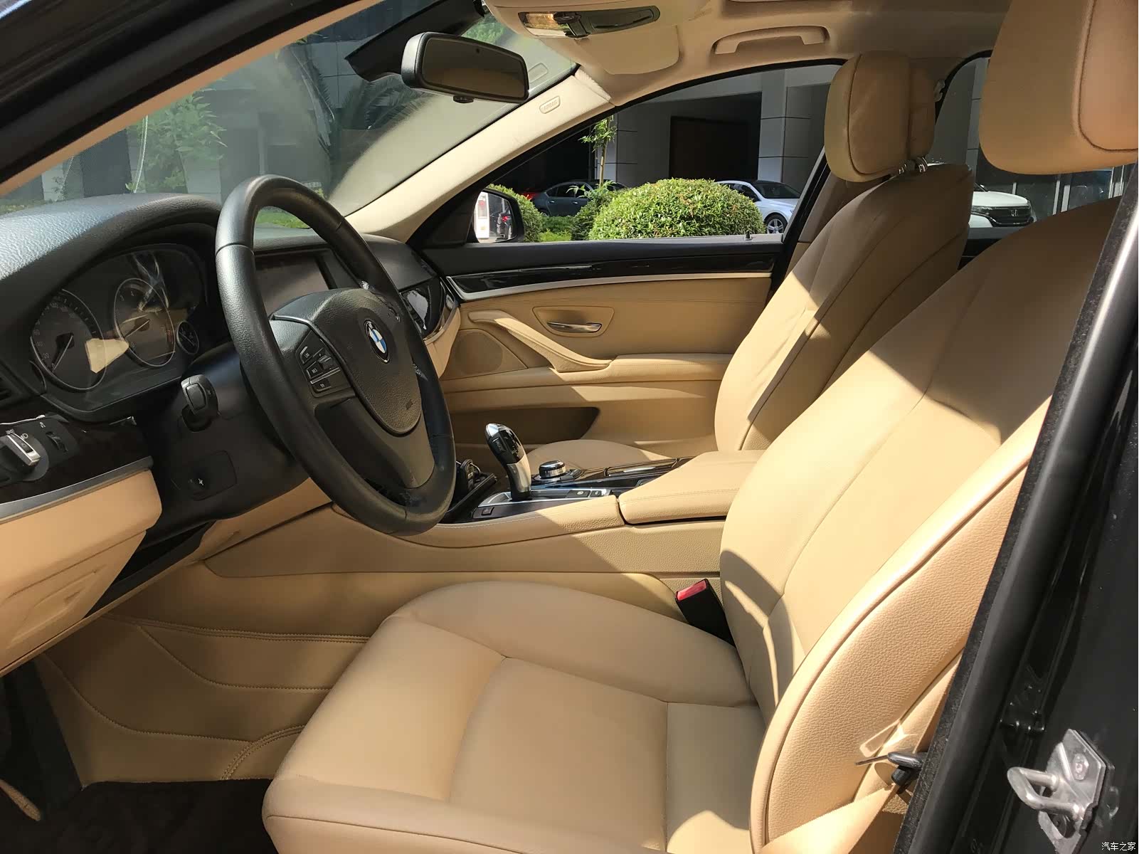 BMW 5 Series, 2012 10