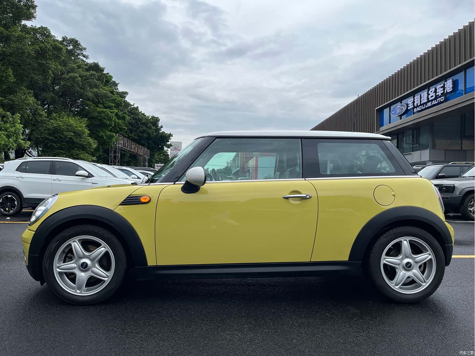 Mini Cooper, 2010 3