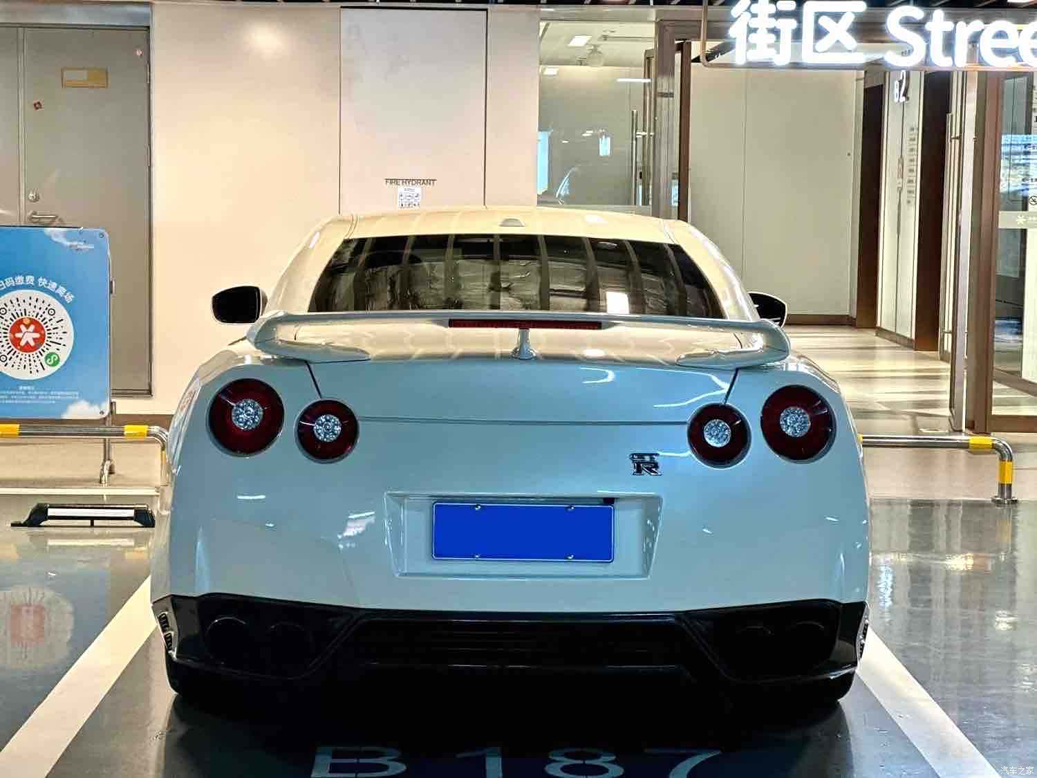 Nissan GT-R, 2011 11